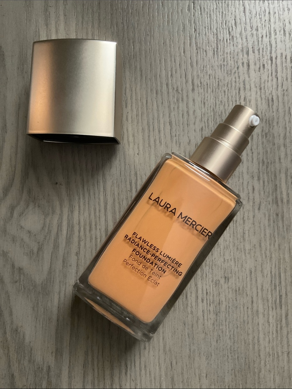 laura mercier Flawless Lumière Radiance-Perfecting Foundation butterscotch - Picture 2 of 2